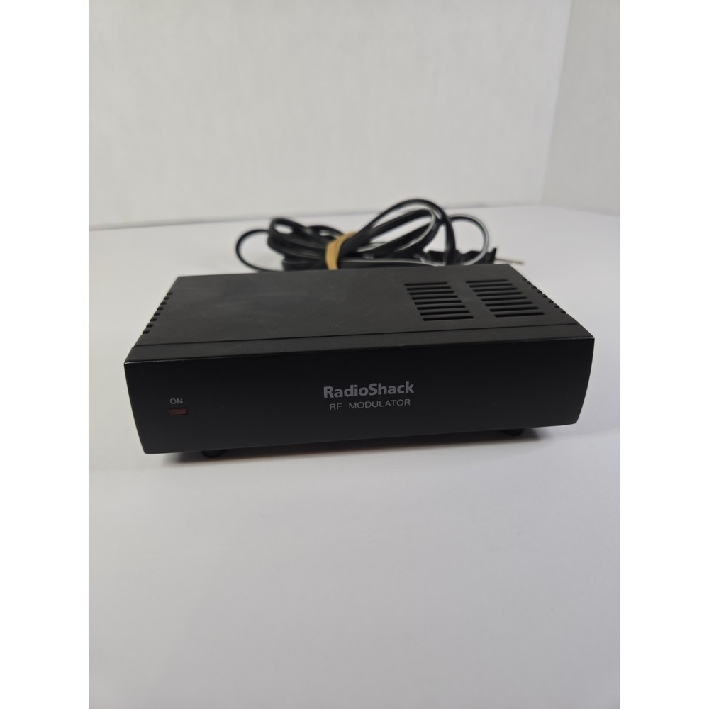 Radio Shack RF Modulator 15-1214 120V AC 60Hz 4.5W Black Video Converter